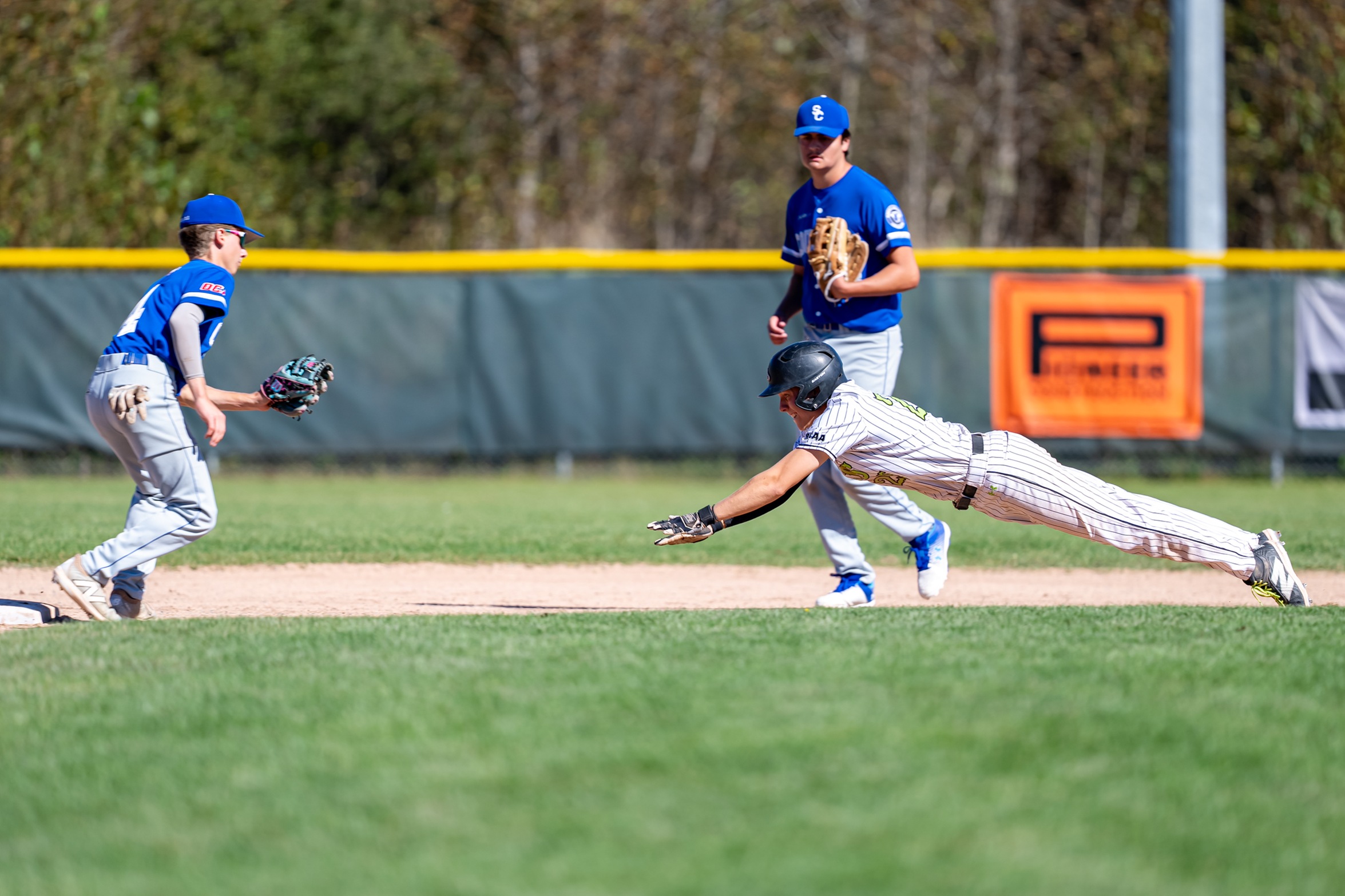 Cougars keep playoff hopes alive with split versus Colts
